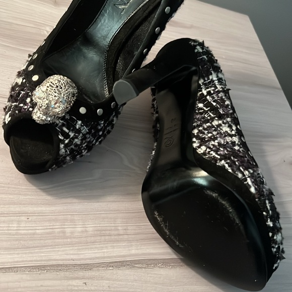 Alexander McQueen Heels 💀 - Picture 2 of 8